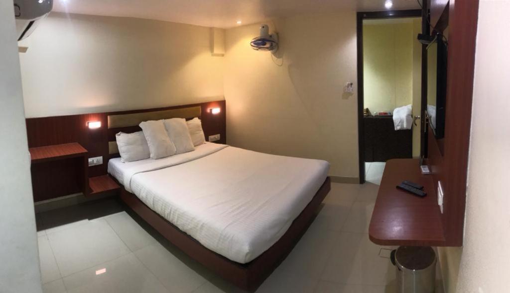 hotel castle inn mumbai contact number